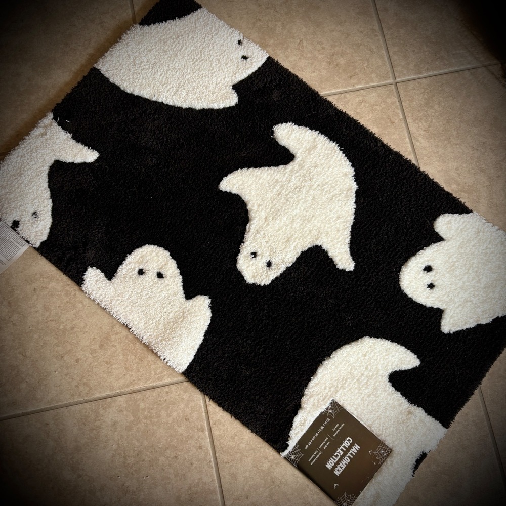 HALLOWEEN Collection Ghost Accent‎ Rug Black Non-Slip 20x32